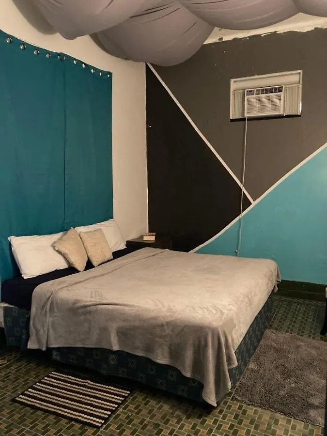 Medusa'S Hostel أغواديلا